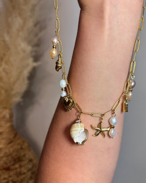 Ophélie 18K Gold Non-Tarnish Shell and Pearl Charm Necklace