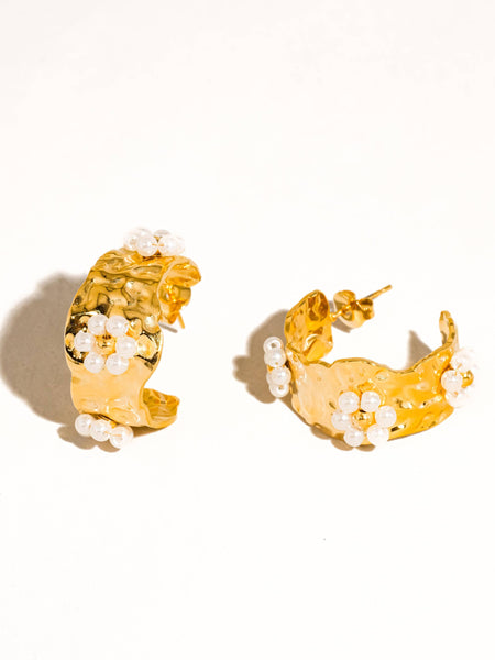 Charme 18K Gold Non-Tarnish Vintage Floral Hoop Earring: Yellow