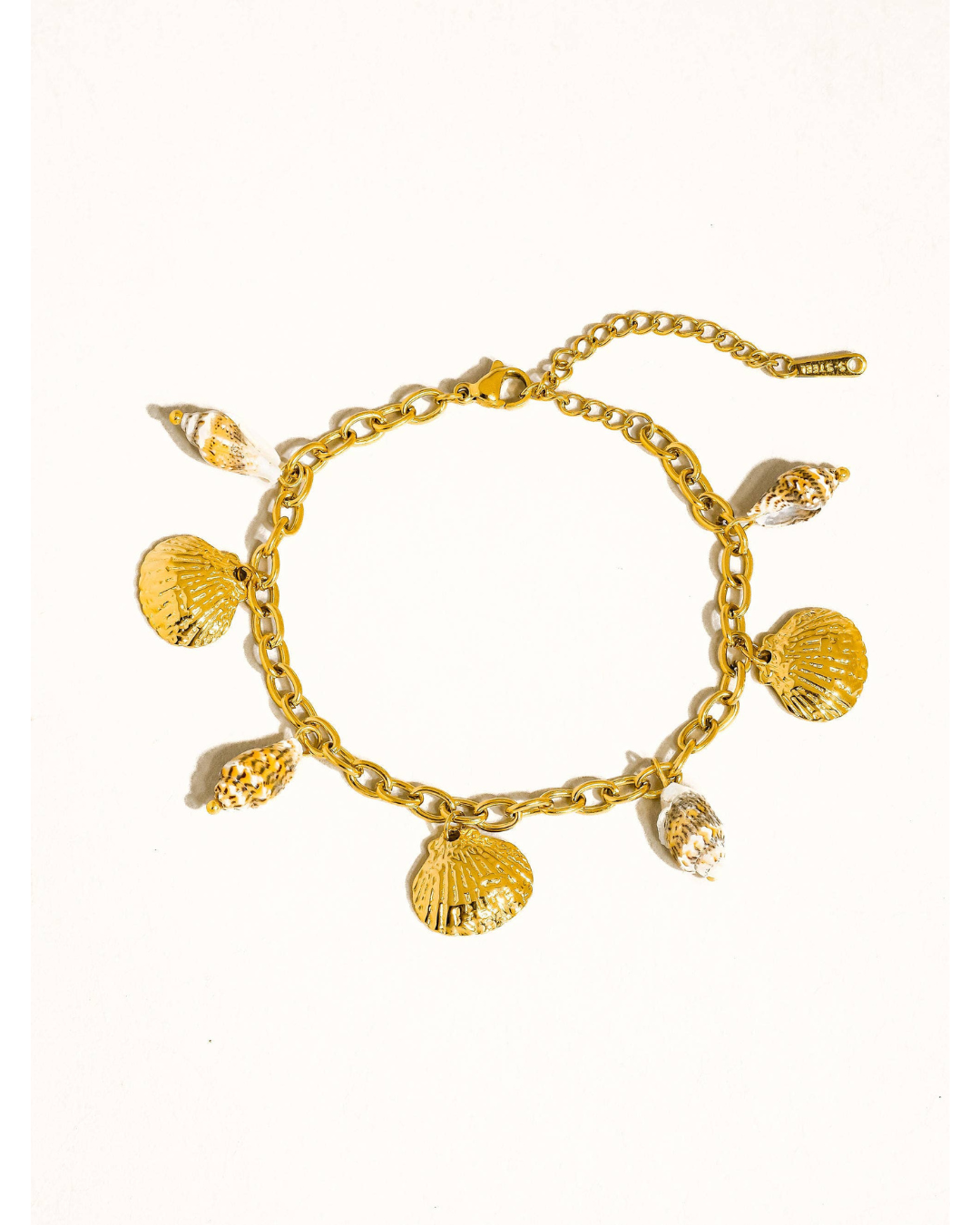 Ravello 18K Gold Non-Tarnish Seashell Charm Bracelet