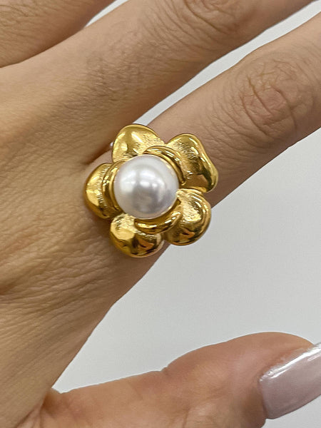 Neville 18K Non-Tarnish Flower Pearl Ring: Yellow Gold